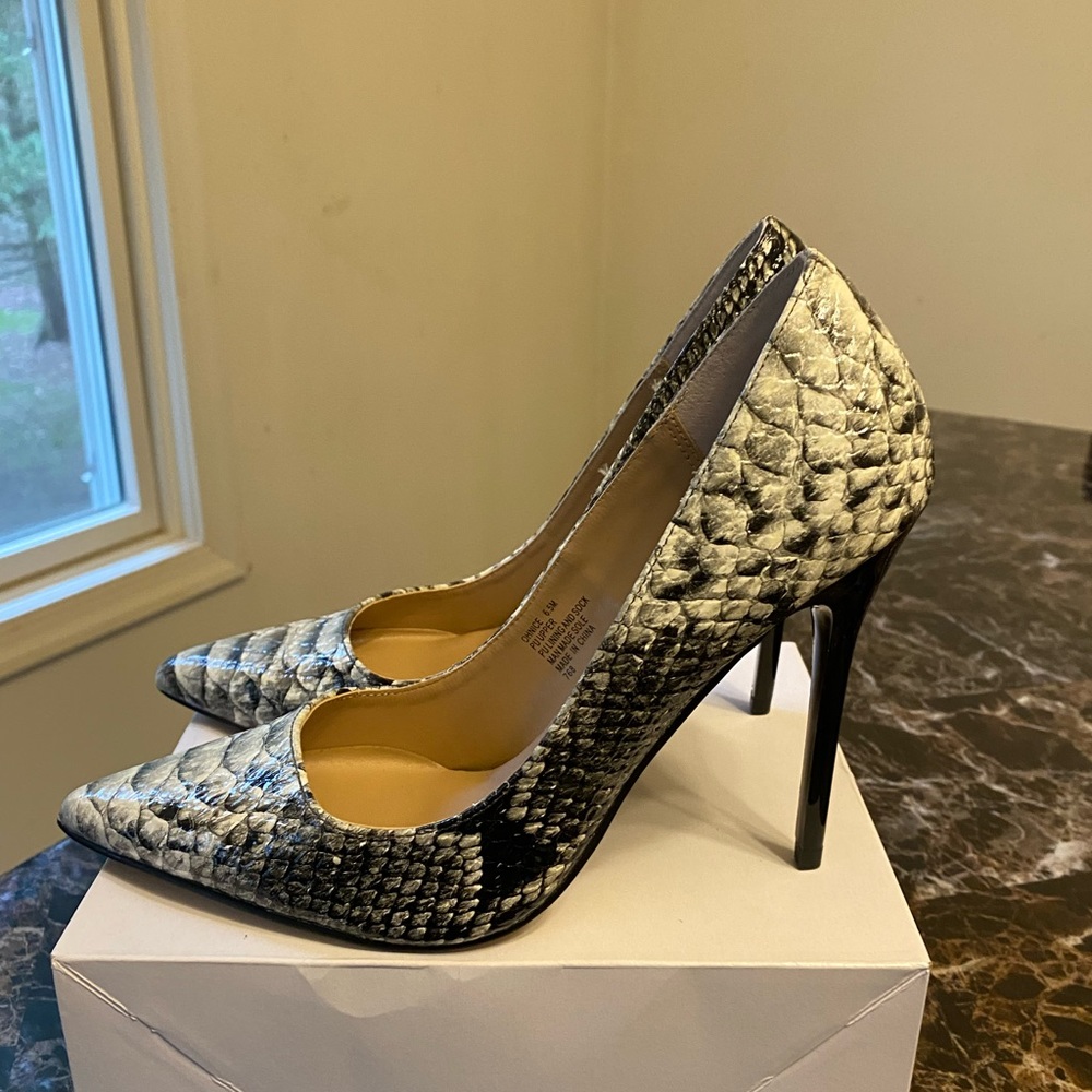MADDEN GIRL WOMEN’S PUMP HEELS - Picture 3 of 11